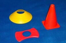 Cones e Elementos de Demarcação de Campo e Quadra. Cones e Elementos de Demarcação de Campo e Quadra.