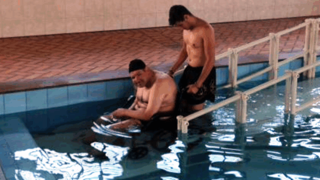 Rampa para piscina Actual® na APAE SRPQ - ponto de desembarque Rampa para piscina Actual® na APAE SRPQ - ponto de desembarque