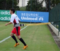 cinto de tração prata em uso individual em treino com bola cinto de tração prata em uso individual em treino com bola