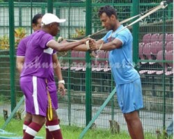 treino suspenso praticado pelo professor Djair Miranda, na India treino suspenso praticado pelo professor Djair Miranda, na India