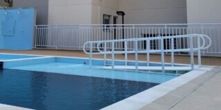 rampa para piscina Actual com corrimão redondo rampa para piscina Actual com corrimão redondo